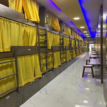 Neenava Dormitory Mumbai Exterior photo