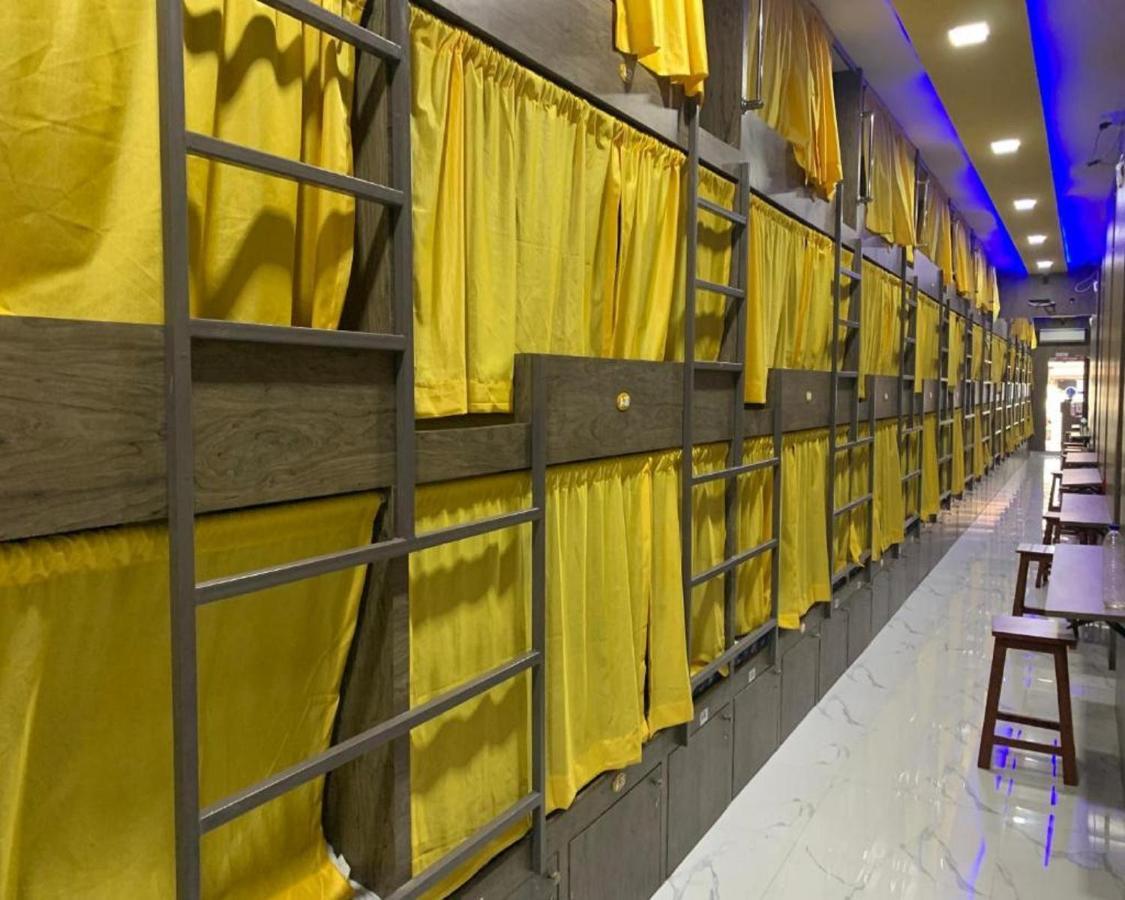 Neenava Dormitory Mumbai Exterior photo