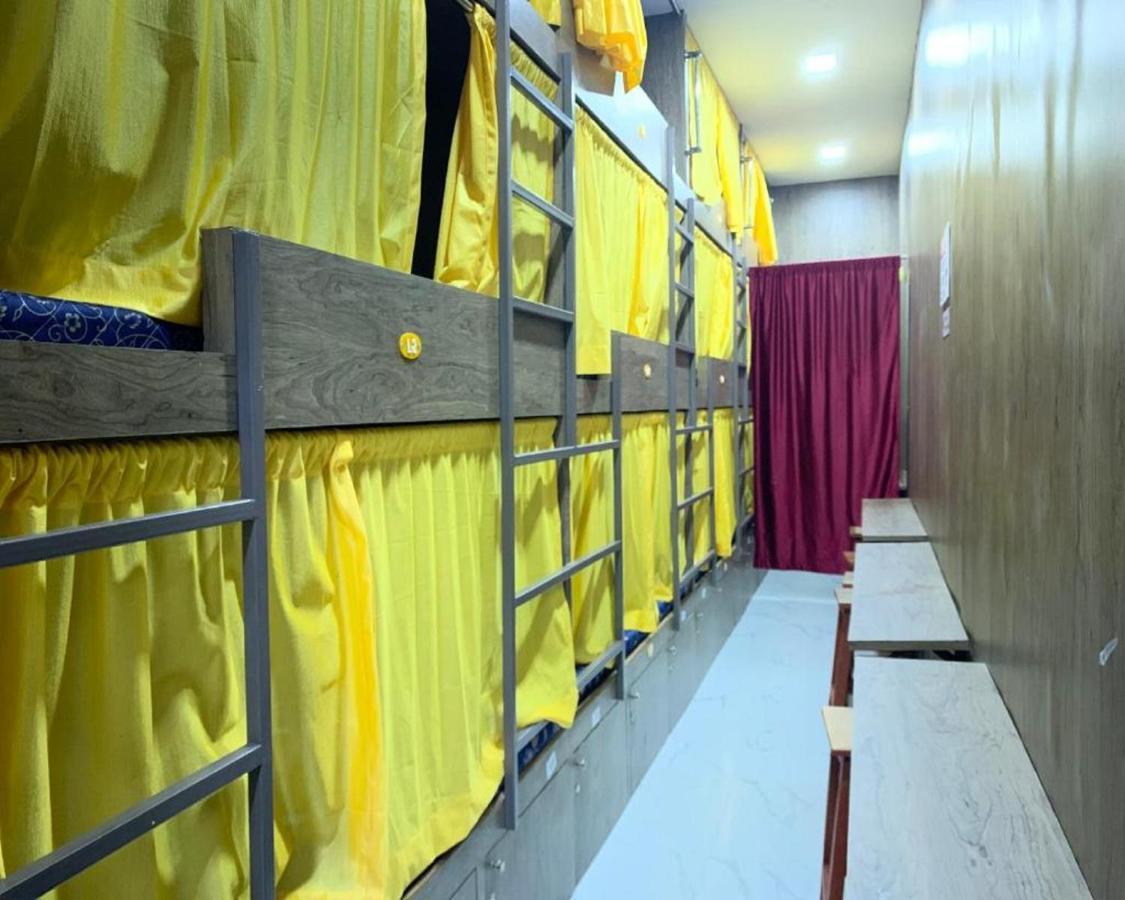 Neenava Dormitory Mumbai Exterior photo